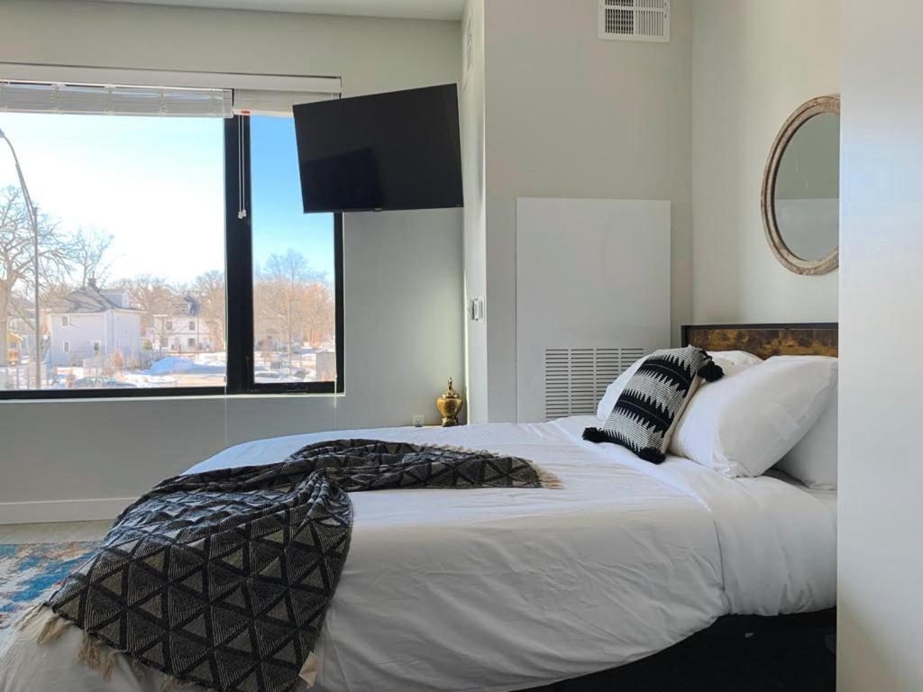 Sleepover Studio Apartments Дес Мойнс Екстериор снимка