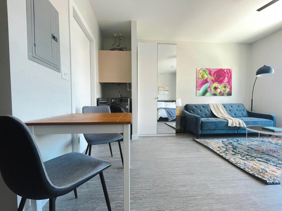 Sleepover Studio Apartments Дес Мойнс Екстериор снимка