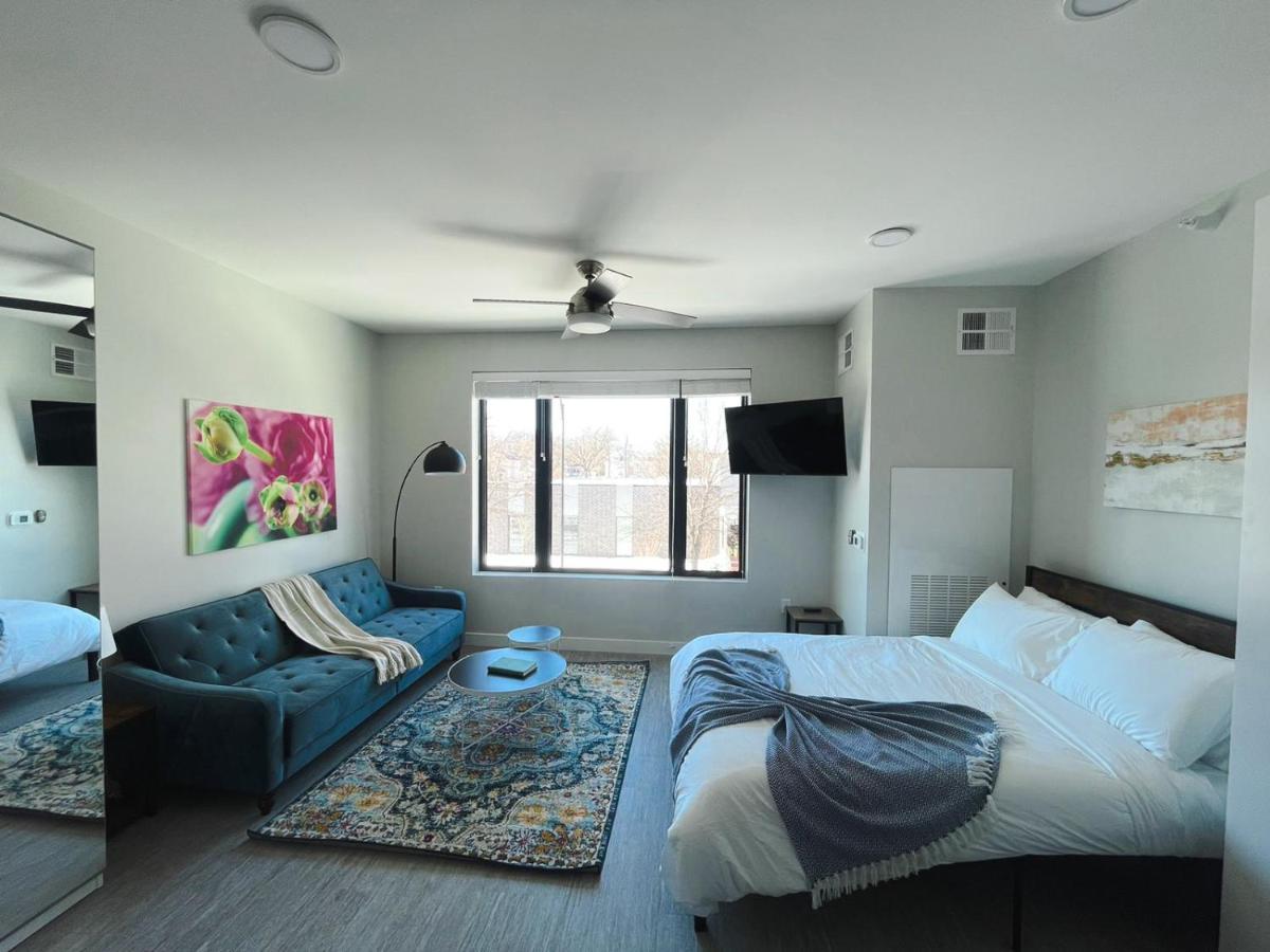 Sleepover Studio Apartments Дес Мойнс Екстериор снимка