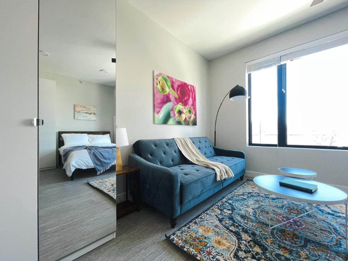 Sleepover Studio Apartments Дес Мойнс Екстериор снимка